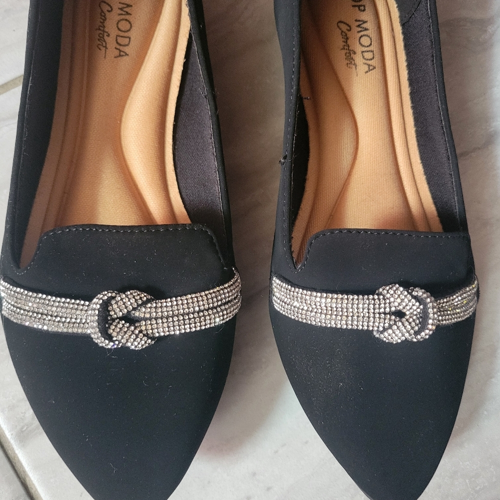 TOP Moda Black Flats with Rhinestone Ornament Size 5.5